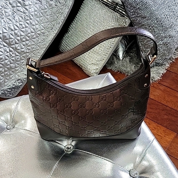 Authentic Gucci leather hobo. Used once. - Picture 4 of 11